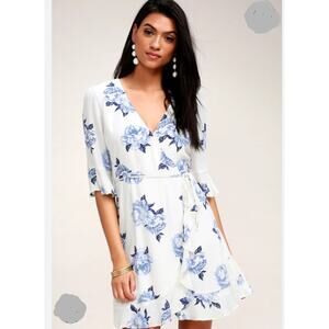 Lulu Pretty Peony Blue and White Floral Print Wrap Dress Sz S